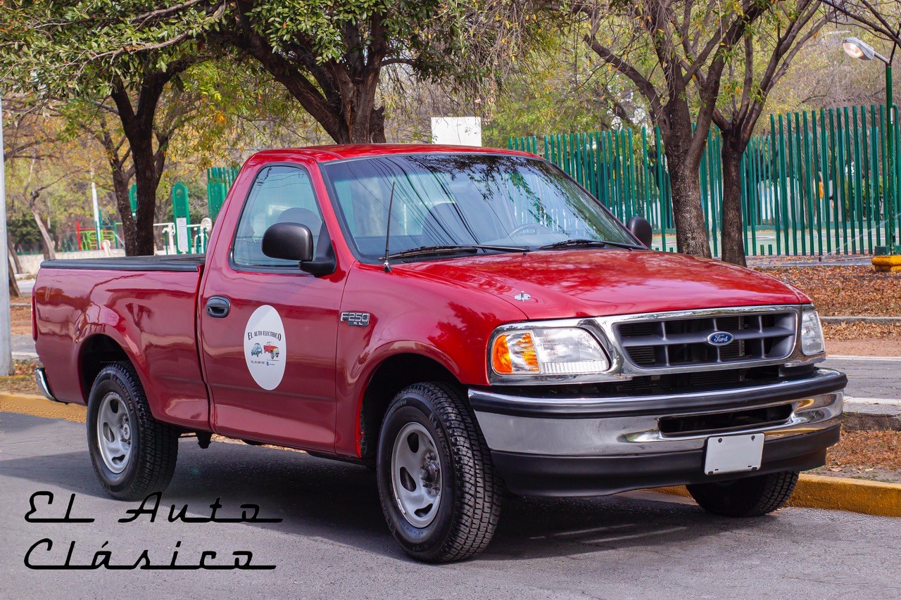 Pickup Ford convertida
